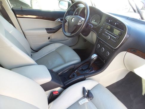 Used 2008 Saab 9-3 2.0T w/ Moonroof Package image 6