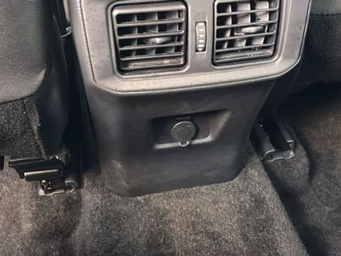 Used 2024 Toyota RAV4 LE image 9