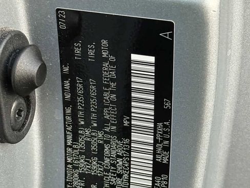 Used 2023 Toyota Sienna XLE image 34