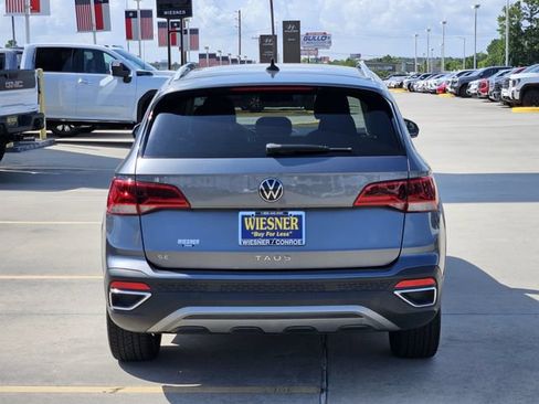 Used 2022 Volkswagen Taos SE FWD image 6