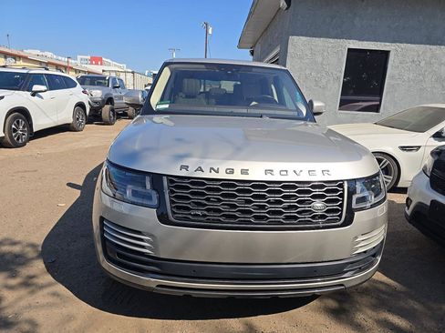 Used 2019 Land Rover Range Rover image 2