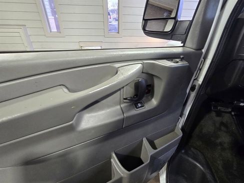 Used 2011 Chevrolet Express 3500 LT w/ LT Preferred Equipment Group image 12