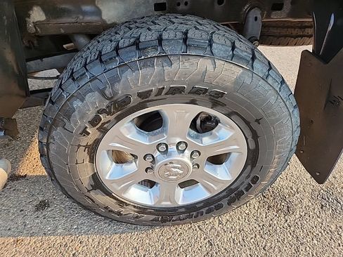 Used 2021 RAM 2500 Big Horn w/ Level 1 Equipment Group AWD/4WD image 36