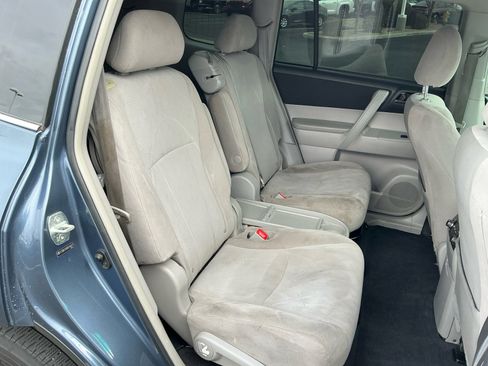Used 2013 Toyota Highlander 4WD w/ Cold Weather Pkg image 18