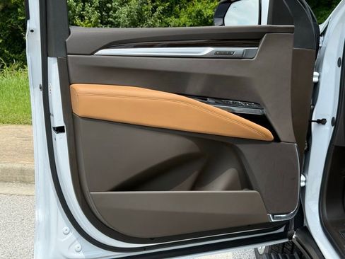 New 2026 Cadillac Escalade Luxury w/ Touring Package AWD/4WD image 17