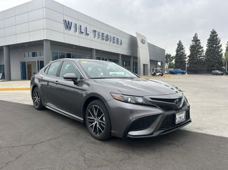 Used 2024 Toyota Camry SE image 1