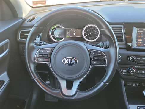 Used 2018 Kia Niro LX FWD image 21