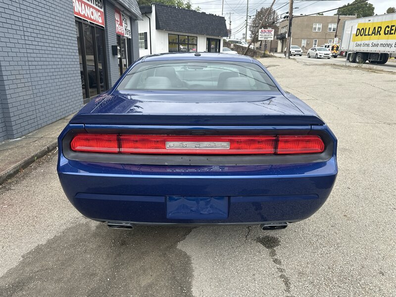 Used 2012 Dodge Challenger SXT w/ Sound Group RWD image 3