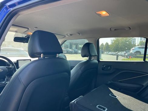 Used 2023 Hyundai Venue Limited w/ Cargo Package FWD image 13