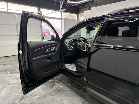 Used 2017 GMC Terrain SLE image 9