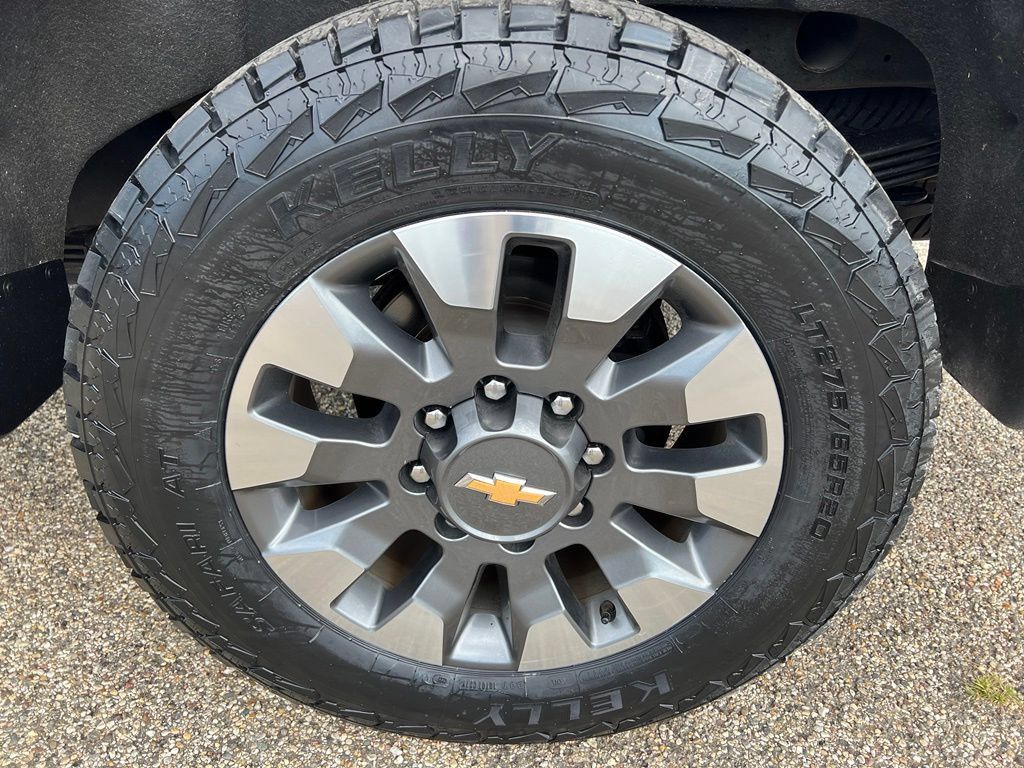 Used 2024 Chevrolet Silverado 2500 Custom w/ Custom Convenience Package AWD/4WD image 32