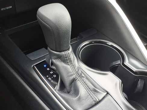 Certified 2019 Toyota Camry LE image 18