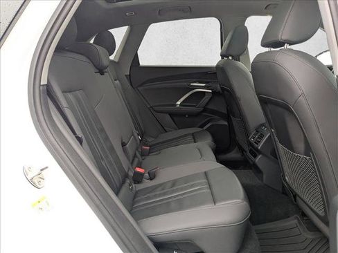 Used 2025 Audi Q5 Premium w/ Convenience Package image 22