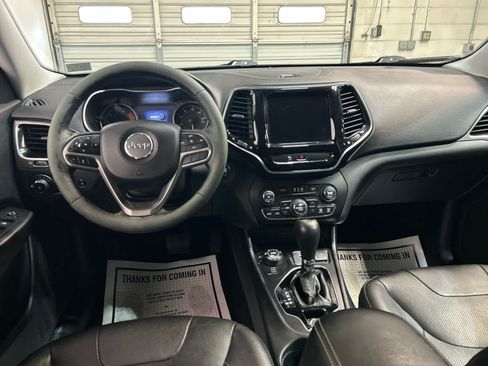 Used 2019 Jeep Cherokee Limited AWD/4WD image 4