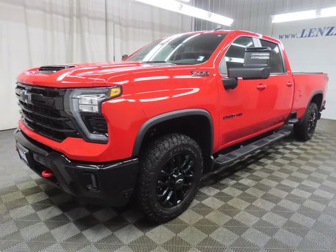 Used 2025 Chevrolet Silverado 2500 LT w/ Trail Boss Package AWD/4WD image 7