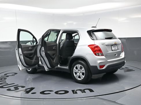 Used 2019 Chevrolet Trax LS image 26