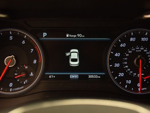 Used 2021 Genesis G70 2.0T image 25