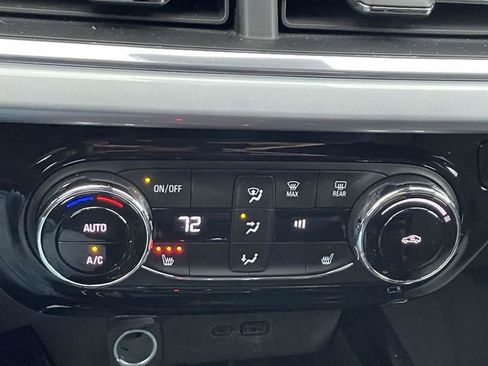 Certified 2025 Chevrolet Trax LT w/ LT Convenience Package image 24