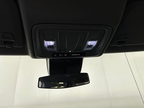 Used 2022 Chevrolet Silverado 1500 LT AWD/4WD image 23