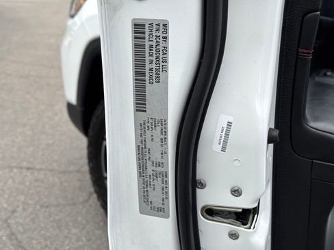 Used 2025 Jeep Compass Trailhawk AWD/4WD image 47