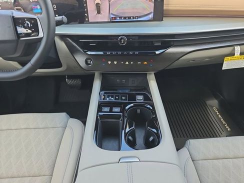 New 2026 Nissan Murano Platinum image 3