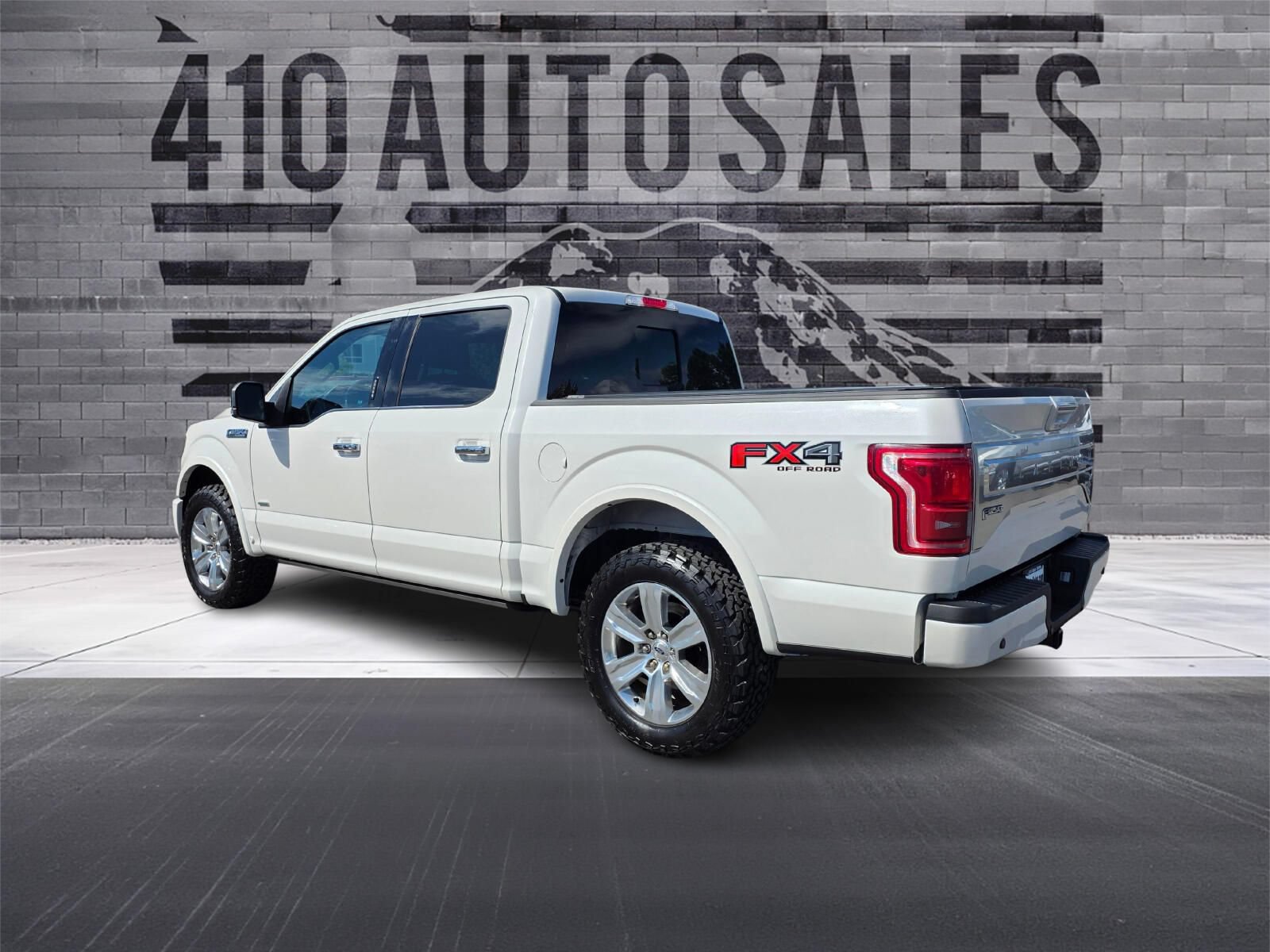Used 2017 Ford F150 Platinum w/ Technology Package AWD/4WD image 8