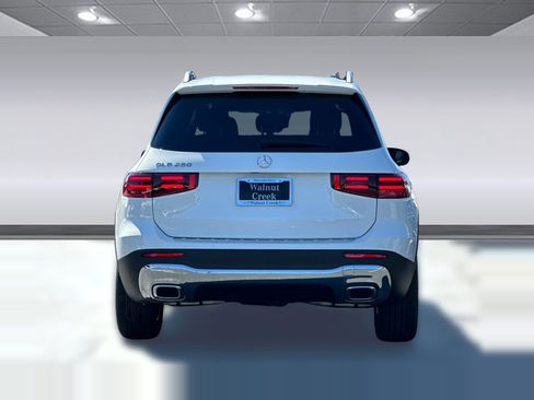 Used 2026 Mercedes-Benz GLB 250 image 10