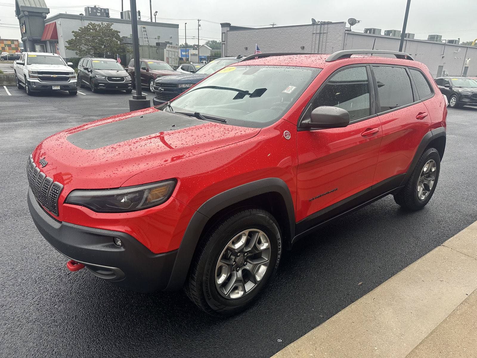 Used 2019 Jeep Cherokee Trailhawk AWD/4WD image 6