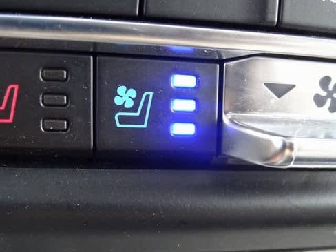 Certified 2024 Ford Expedition Limited image 34