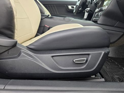 Used 2018 Ford Mustang Premium image 38