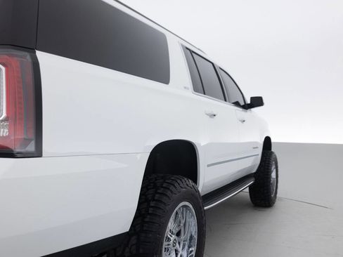 Used 2018 GMC Yukon XL SLT w/ Premium Edition AWD/4WD image 14