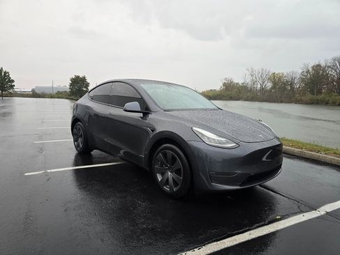 Used 2020 Tesla Model Y Long Range image 46