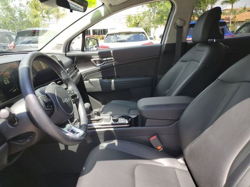 Used 2023 Kia Sportage EX FWD image 17