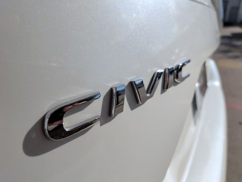 Used 2016 Honda Civic Touring image 38