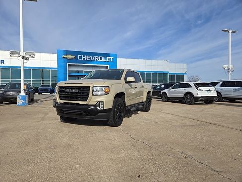 Used 2022 GMC Canyon Elevation image 2
