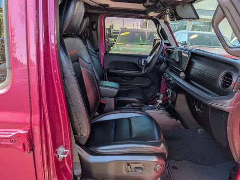 Used 2024 Jeep Wrangler Unlimited Rubicon AWD/4WD image 31