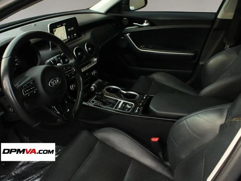 Used 2018 Kia Stinger Premium RWD image 12
