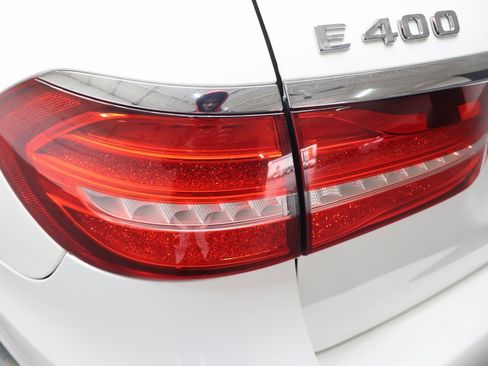 Used 2017 Mercedes-Benz E 400 4MATIC Wagon image 28