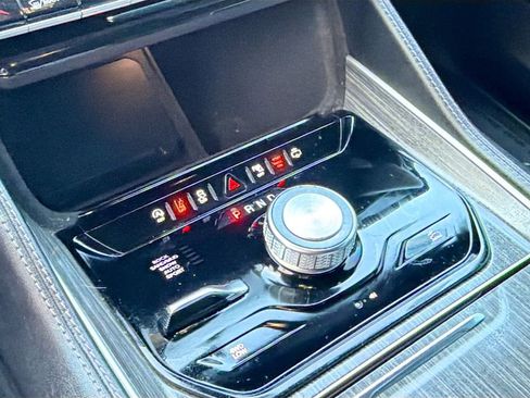 Used 2023 Jeep Wagoneer Series II w/ Premium Group I image 17