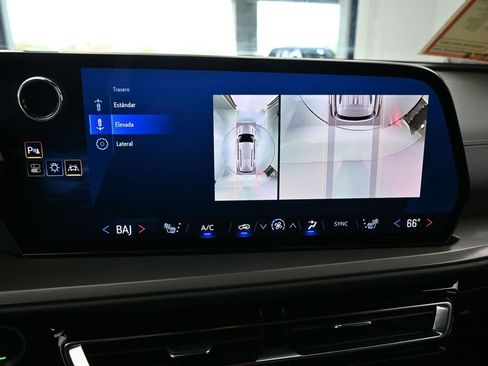 Used 2024 Chevrolet Traverse LS FWD image 21