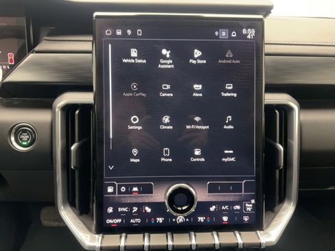 Used 2025 GMC Acadia Elevation w/ Elevation Premium Package image 22