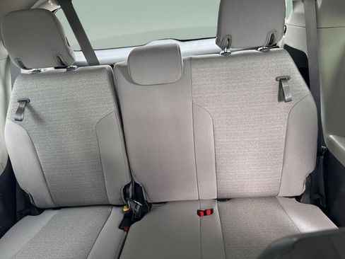 Used 2023 Toyota Sienna LE FWD image 12