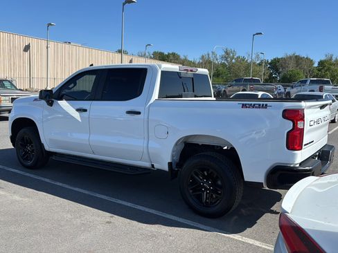 Used 2020 Chevrolet Silverado 1500 LT Trail Boss AWD/4WD image 3