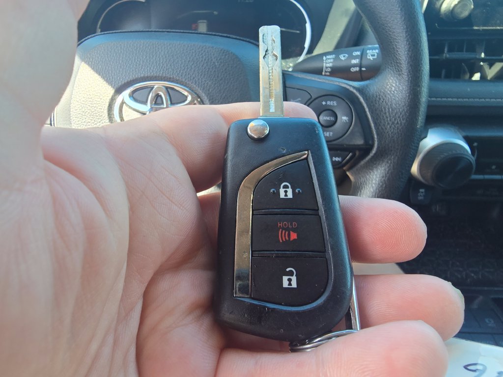 Used 2024 Toyota RAV4 LE AWD/4WD image 20