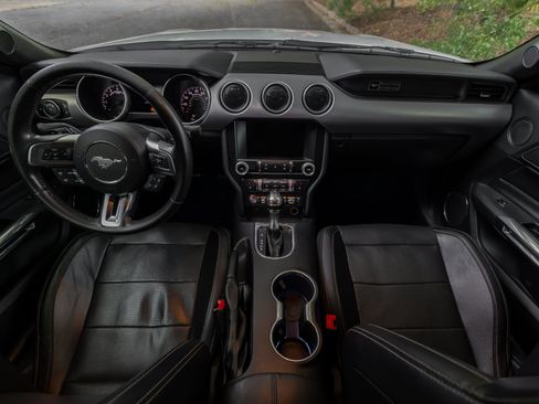 Used 2020 Ford Mustang GT Premium RWD image 5
