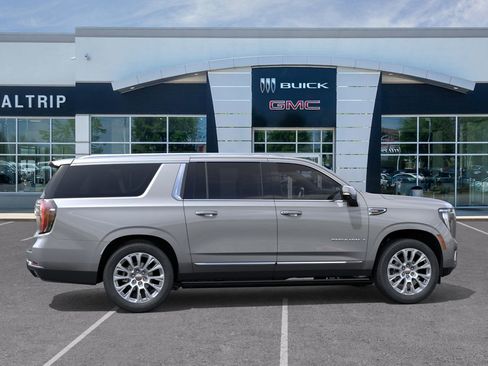New 2026 GMC Yukon XL Denali image 7