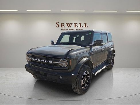 New 2025 Ford Bronco Outer Banks image 1