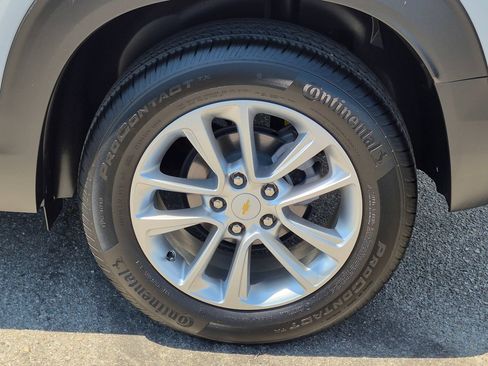 Used 2025 Chevrolet TrailBlazer LS w/ LS Convenience Package FWD image 9
