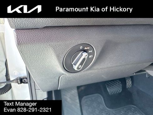 Used 2023 Volkswagen Jetta SE FWD image 17
