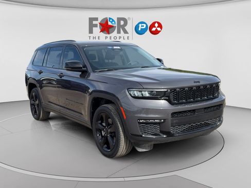 Used 2024 Jeep Grand Cherokee L Limited w/ Black Appearance Package AWD/4WD image 7